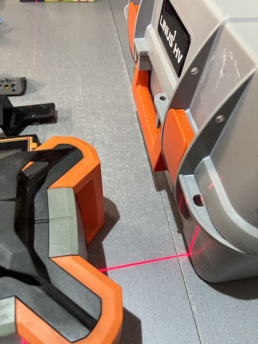 Nivela laser cu linii Nedo primus hilti bosch