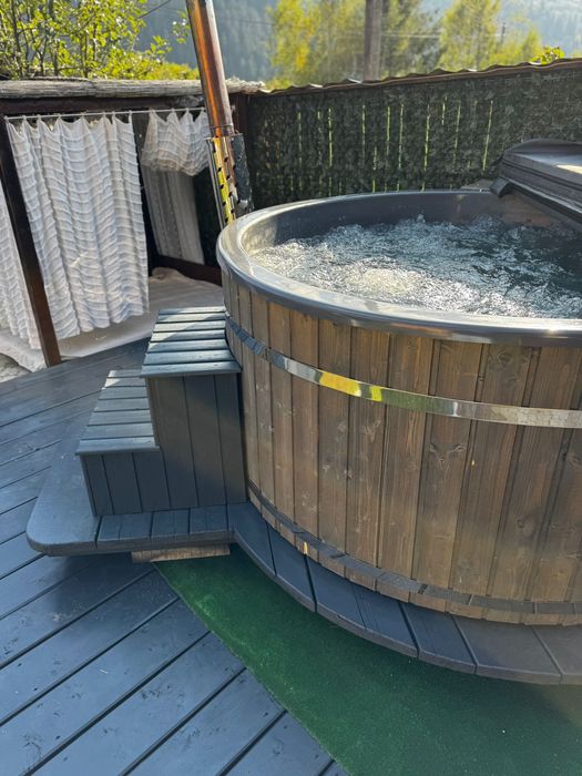 Cabana cu ciubar jacuzzi de inchiriat
