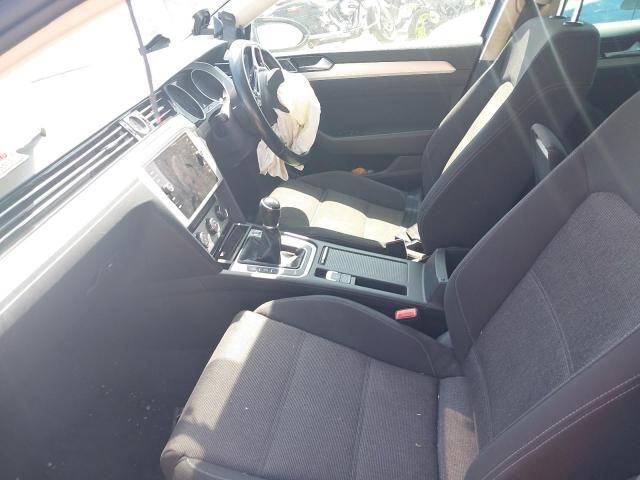 Dezmembrez Volkswagen VW Passat B8 [2014 - 2020] Variant wagon 5-usi