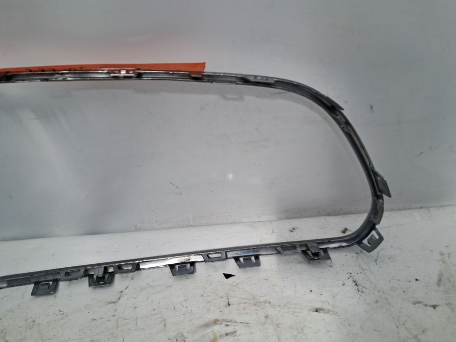 Лайсна хром Mercedes W213