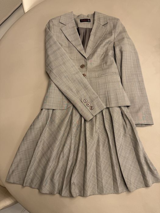 Costum doua piese sacou si fusta