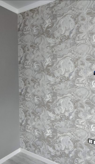 Поклейка обоев и галтелей