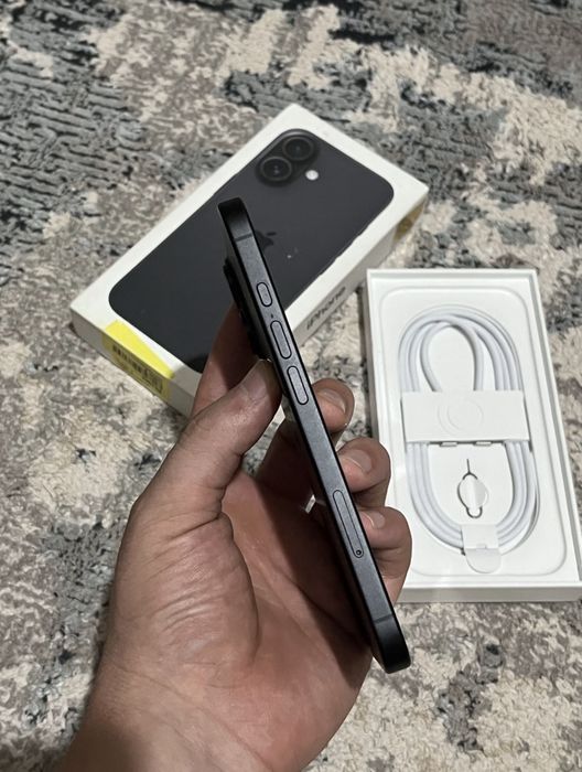 Продам IPhone 16