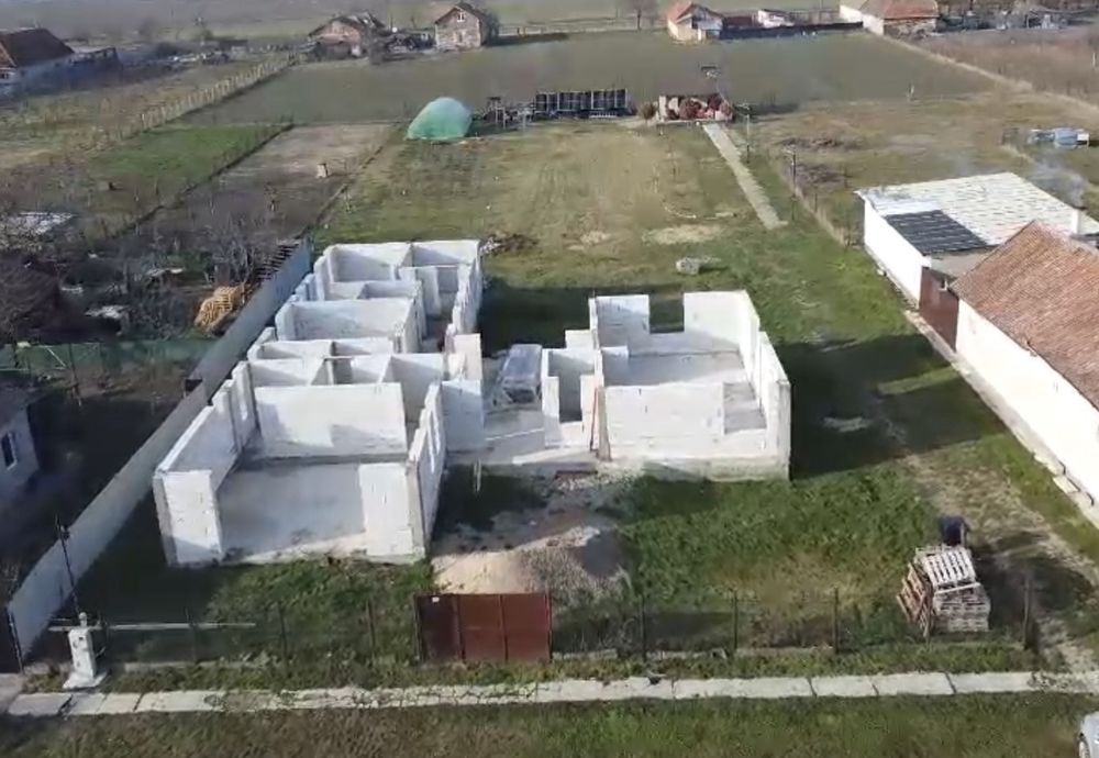 Teren de vanzare + casa in constructie in Turnu ,Arad!