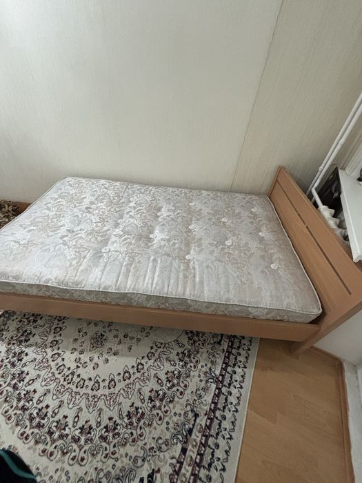 Продам кровать полуторка