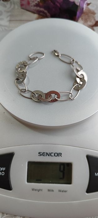 Сребърни гривни и медальони