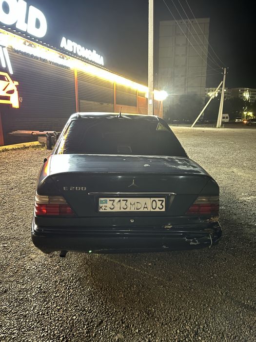 Продаю мерседес Е 200 W124