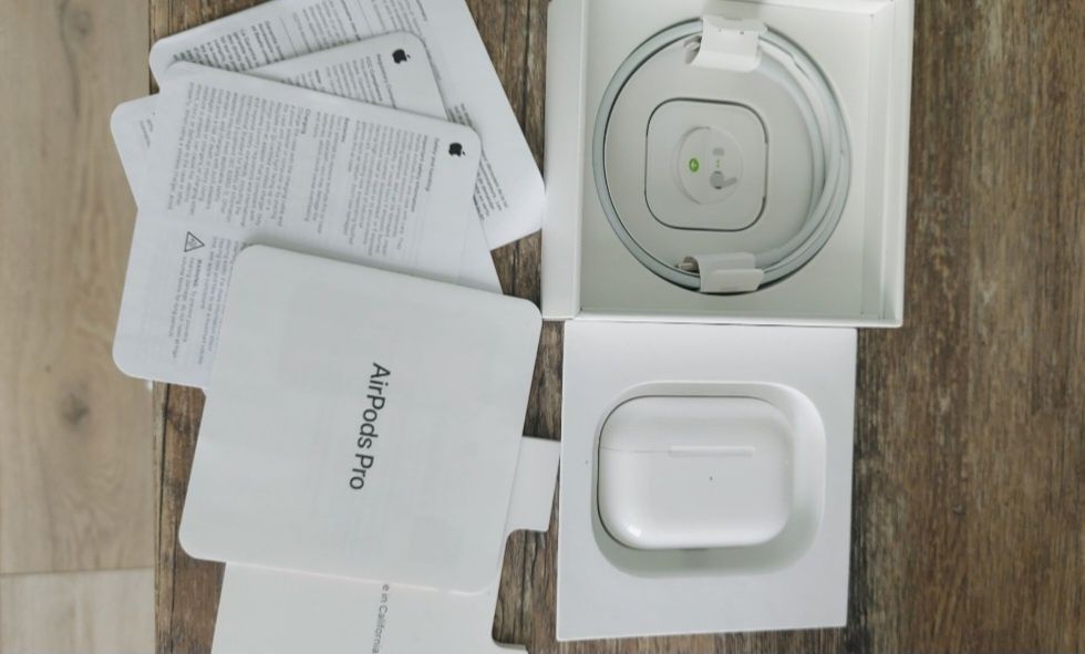 Продам наушники AirPods Pro