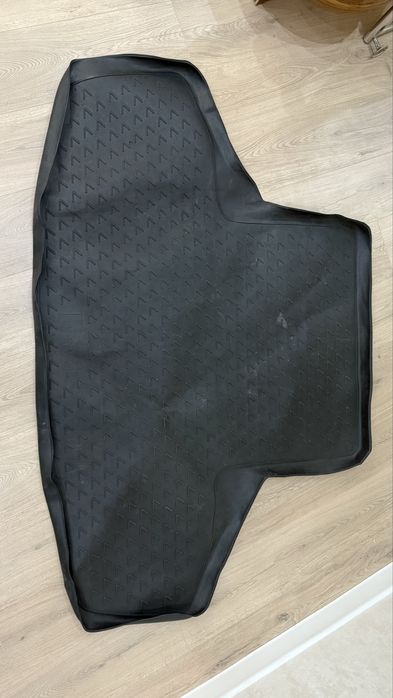 Полик на багажник GS 300 190