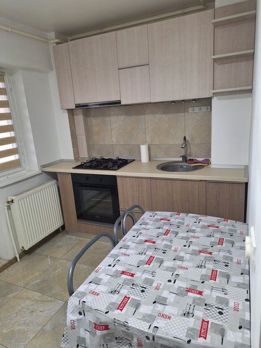 Inchiriez garsonieră decomandata