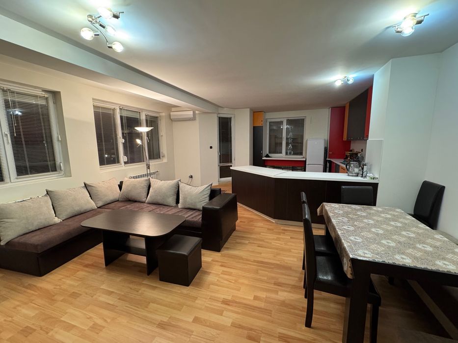 Дава се под наем Тристаен апартамент в София, Хладилника - 100 кв.м за 947.58 € - Снимка #4