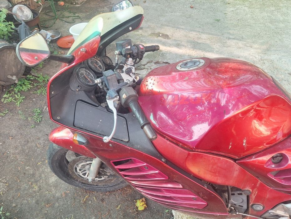 Продавам мотор Suzuki