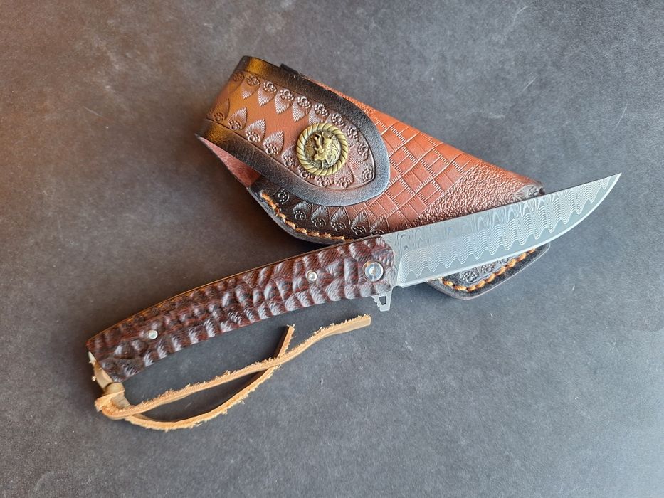 Сгъваем нож-дамаска стомана VG-10 с кожена кания