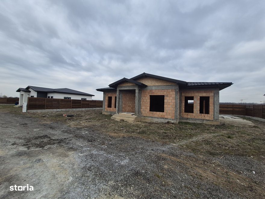 Vila Balotesti, padure,'la rosu',bransata la utilitati 99000 euro