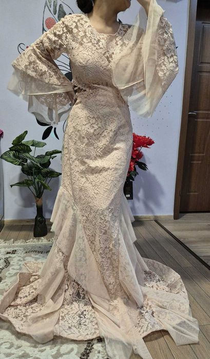 Рокля официална