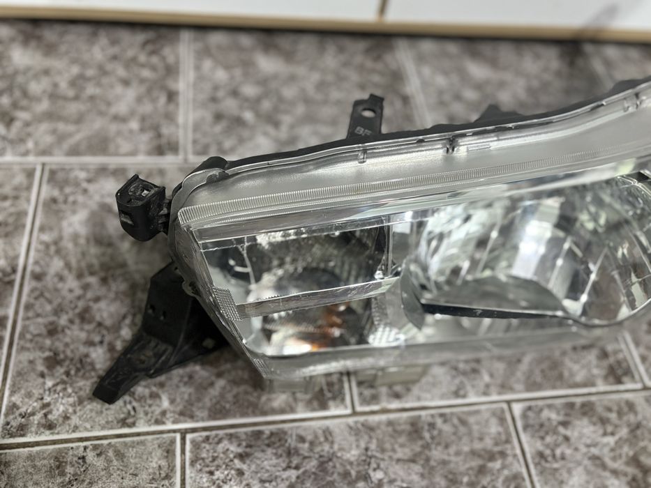 Десен и ляв фар за Toyota Hilux / Тойота Хайлукс