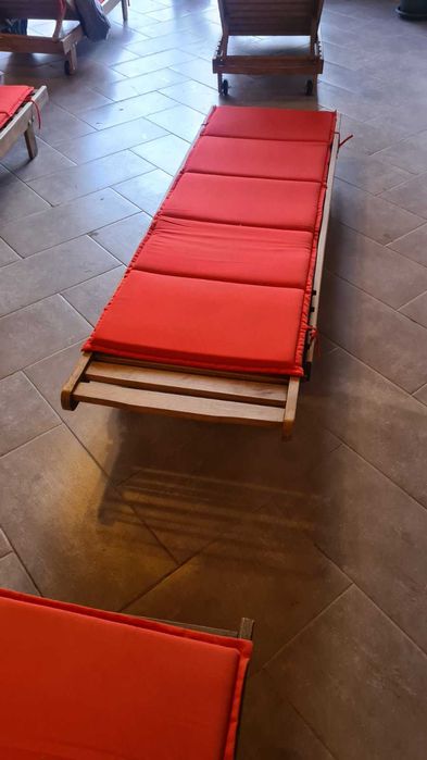 Естествен чамов шазлонг