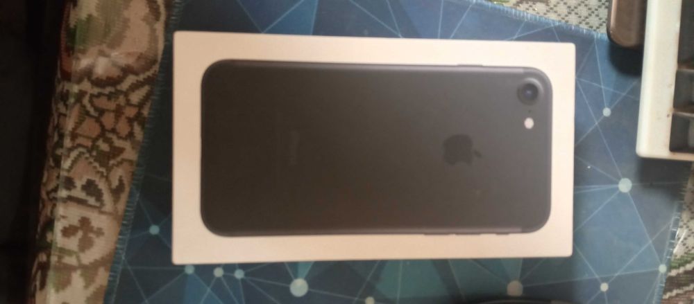 Айфон 7 128 память 79% акомулятор с коробкой