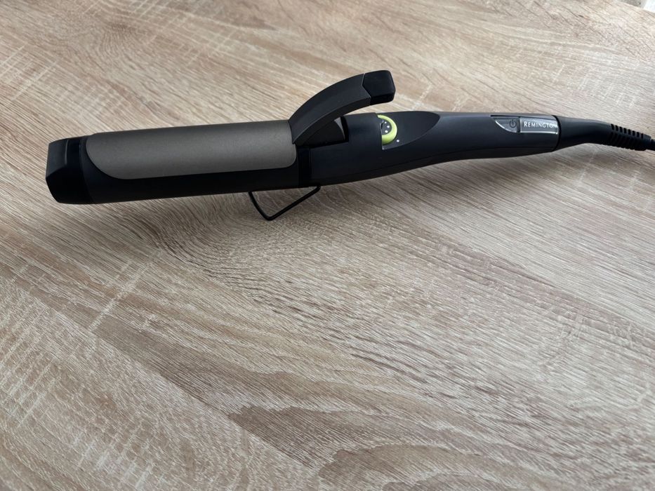 Маша за коса с щипка Remington