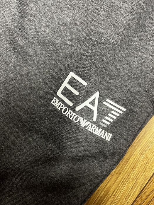 Мъжки екип нов сив