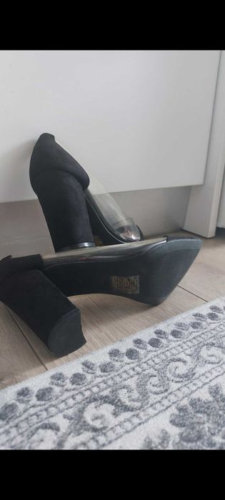Официални обувки на токчета