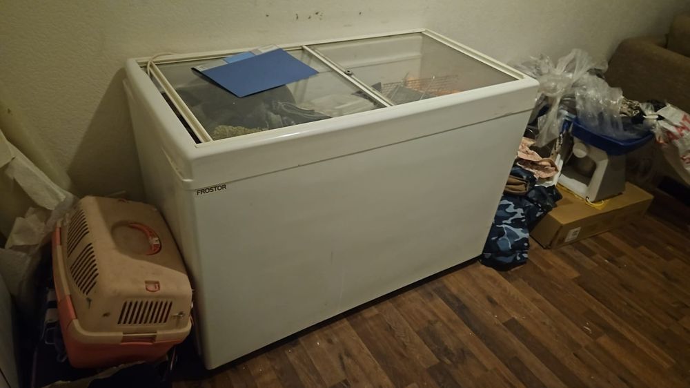 Морозильник почти в новом состояний