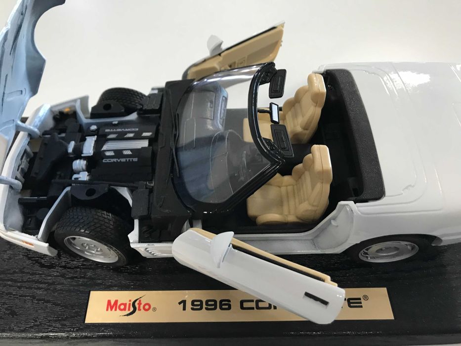 MAISTO метална колекционерска количка CHEVROLET CORVETTE 1997 1:18NEW