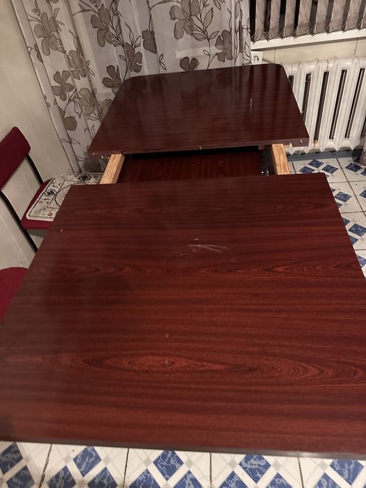 Стол для зал или кухню