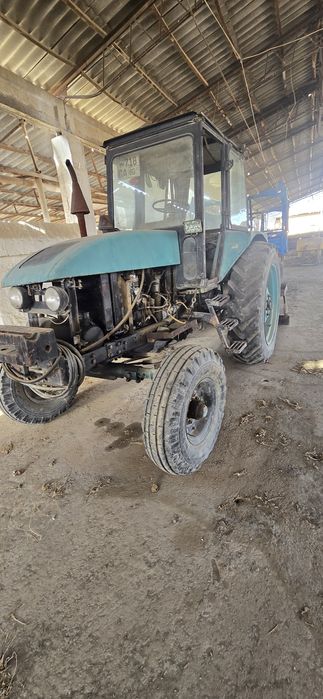 Sotuvda traktor va agregatlar bor