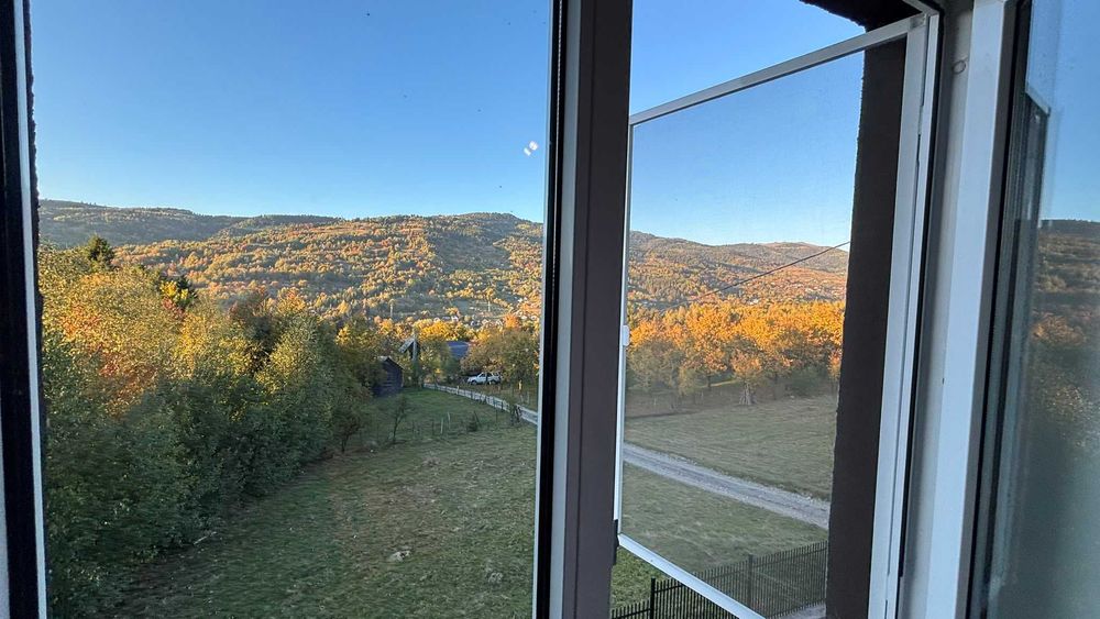 Vând casă situată în Moisei, Maramureș