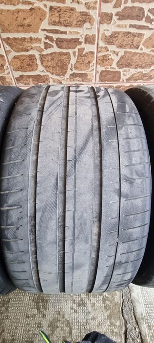 275 30 20 Vredestein