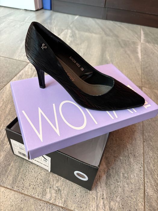 Елегантни черни токчета