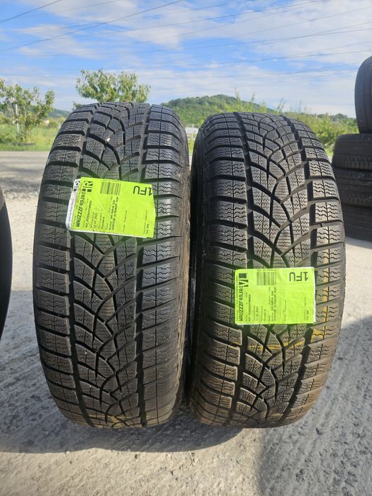 Vând anvelope iarna 205/60/16 205/60r16 GOODYEAR