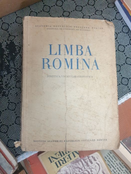 Manuale școlare vechi