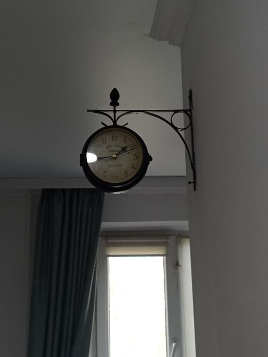 Часы английские навесное