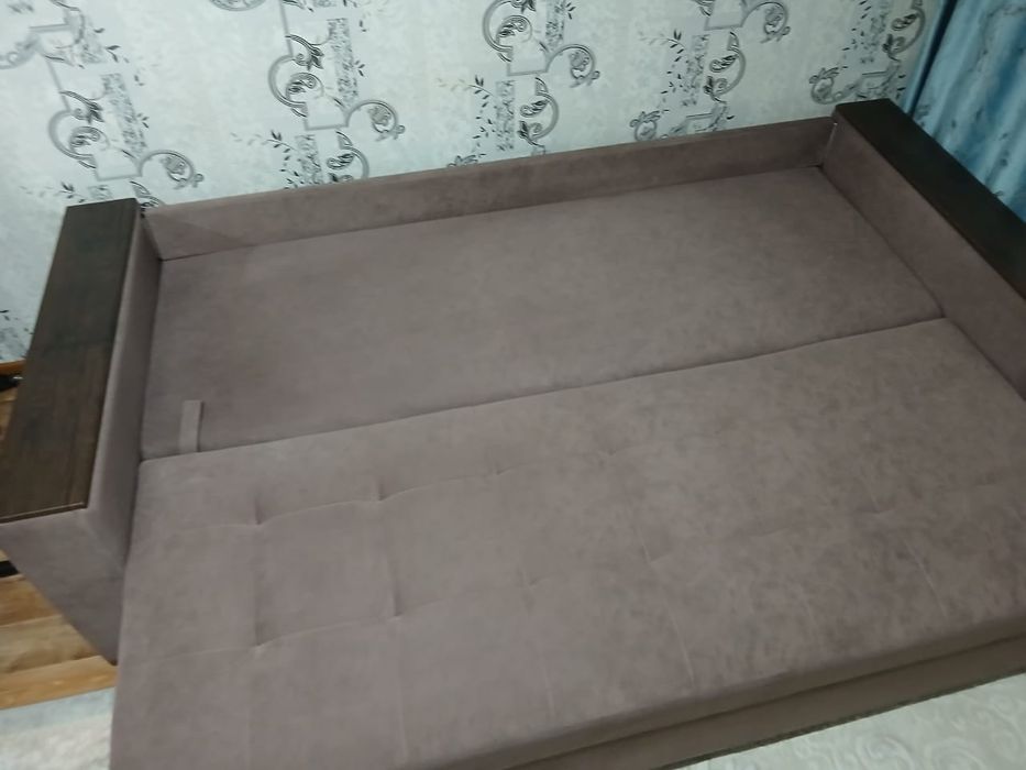 Продам диван в отличном состоянии.