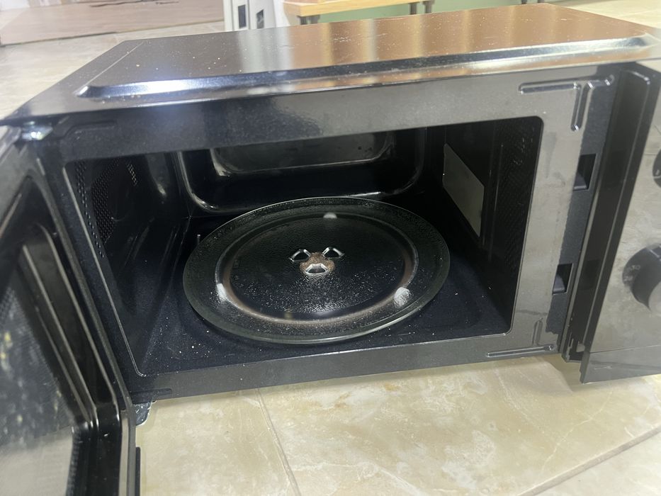 Продам микроволновку midea