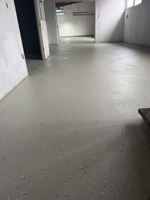 investitie ORADEA hala 300 mp /chirie 750 euro