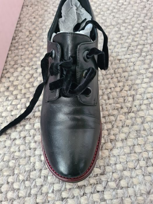 Pantof cu siret Epica