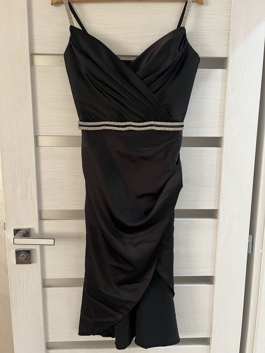 Официални рокли в черно и синьо