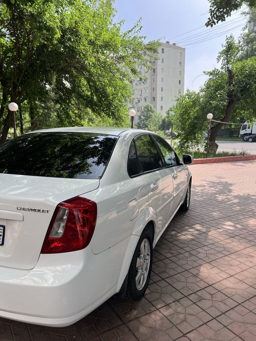 Laseti 1.8 Sotiladi 5600 bolshi