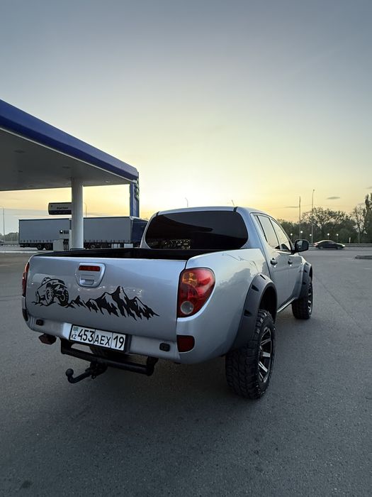 В продаже mitsubishi l200