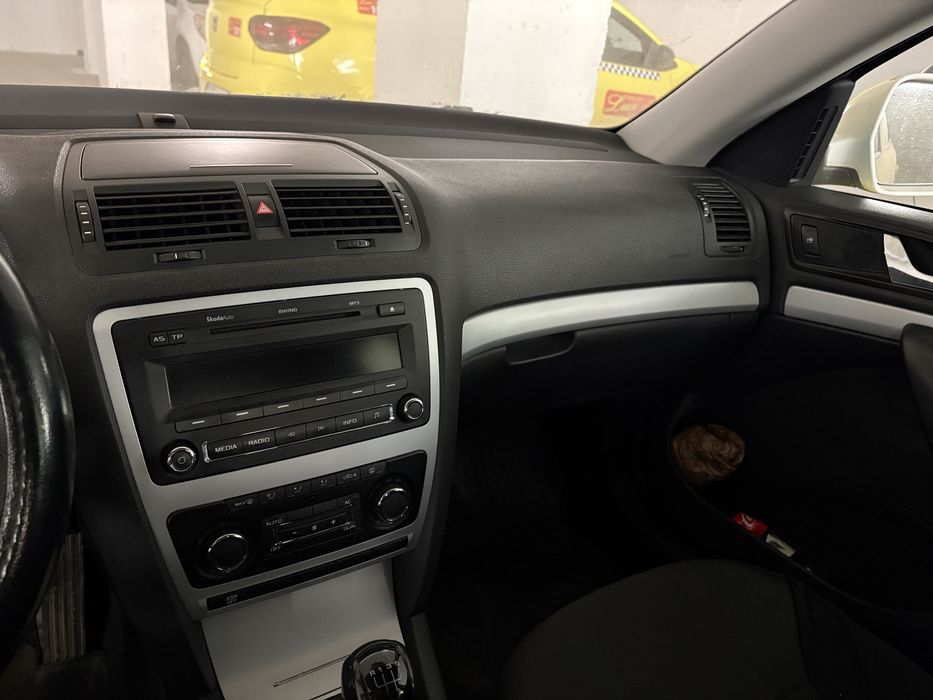 SKODA Octavia 2010 — imagine 4