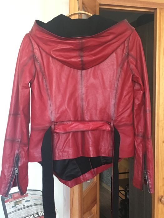 Продам куртку кожаную