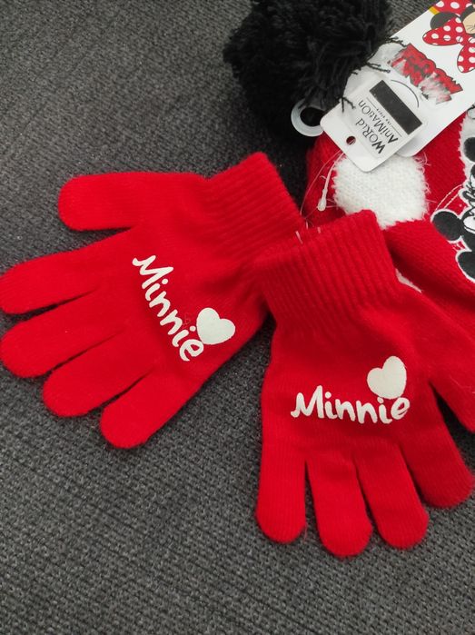 Оригинален  комплект шапка и ръкавици Disney Minnie Mouse 5,6,7 г
