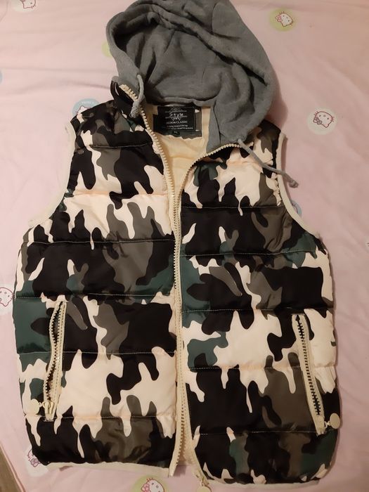Vesta cu gluga M nou nouta