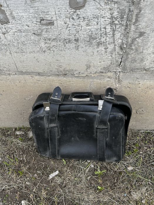 Продам чемодан из чистой кожи