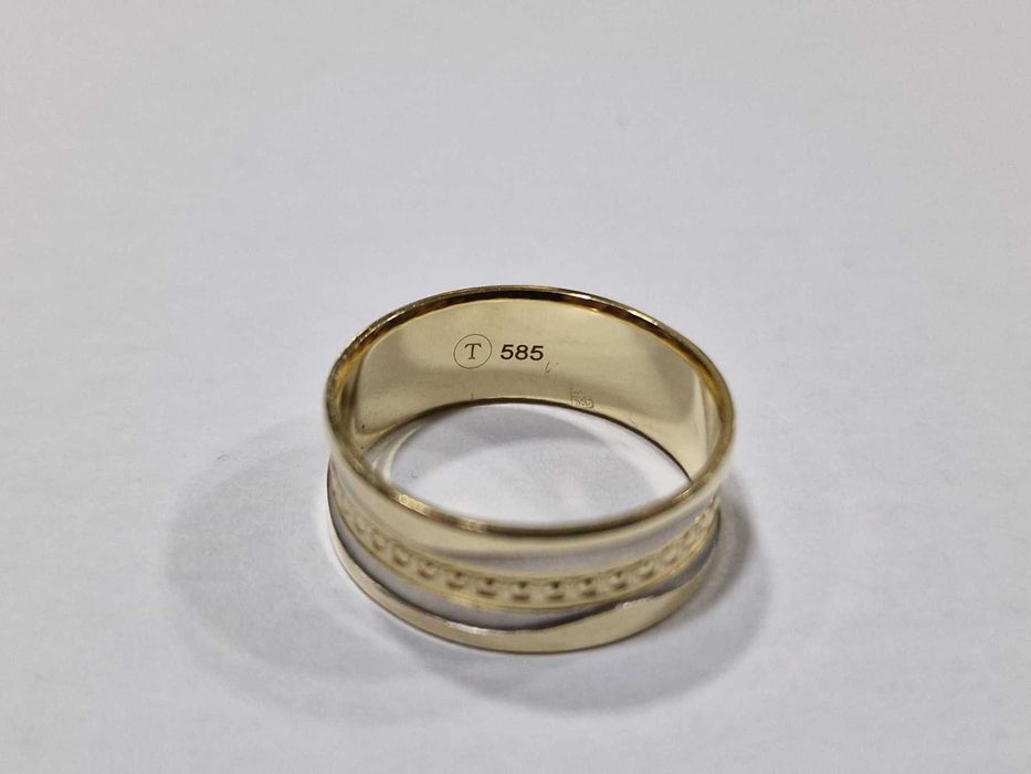 Златен пръстен 14К 585 / 4,55 гр.