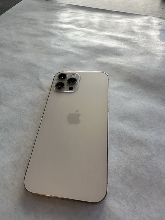 Iphone 12Pro max 256gb Schimb cu  laptop dau pc ofer si diferenta unde