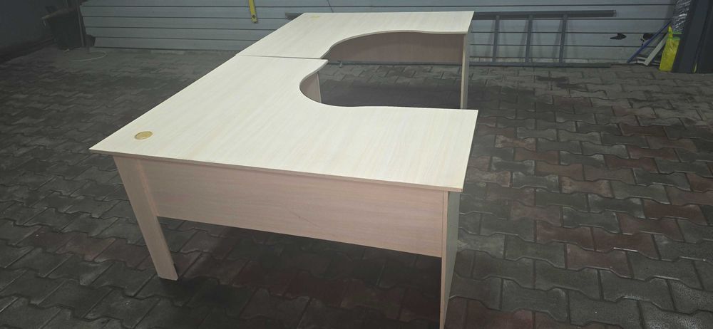 Офисный стол угловой 2 шт.